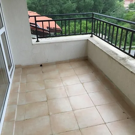 Hills Eh Апартамент